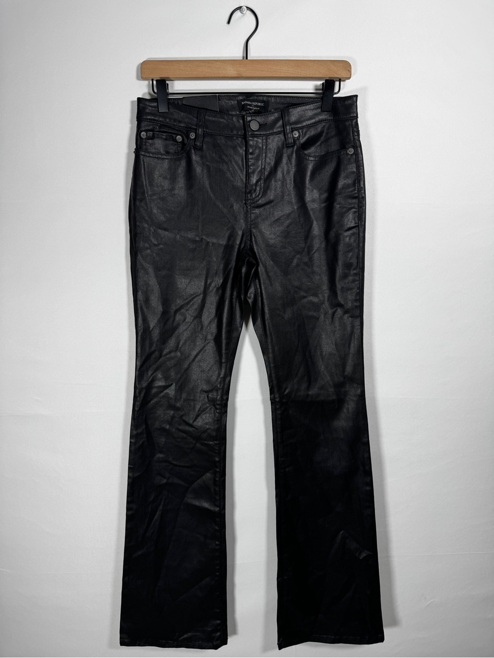 WJ295 {Banana Republic} "Low Rise Bootcut" Black Coated Boot Cut Jeans